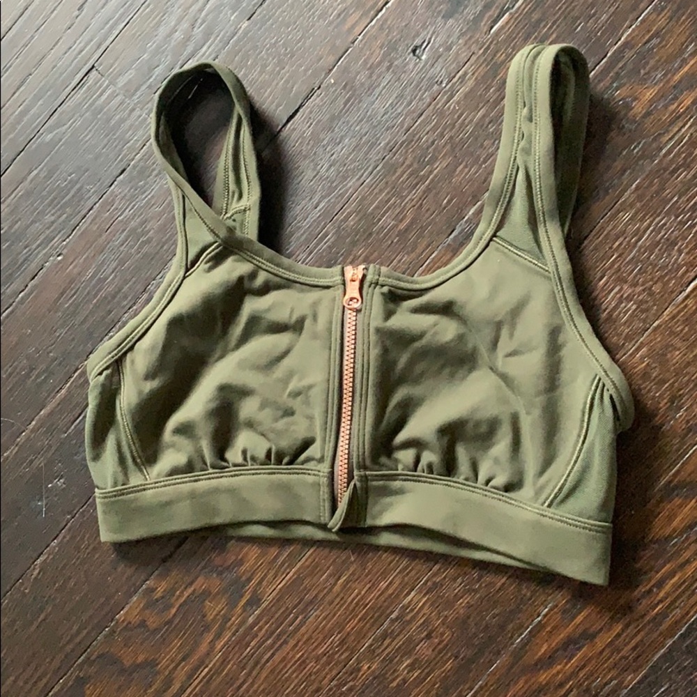 Front zip sports bra from Arie